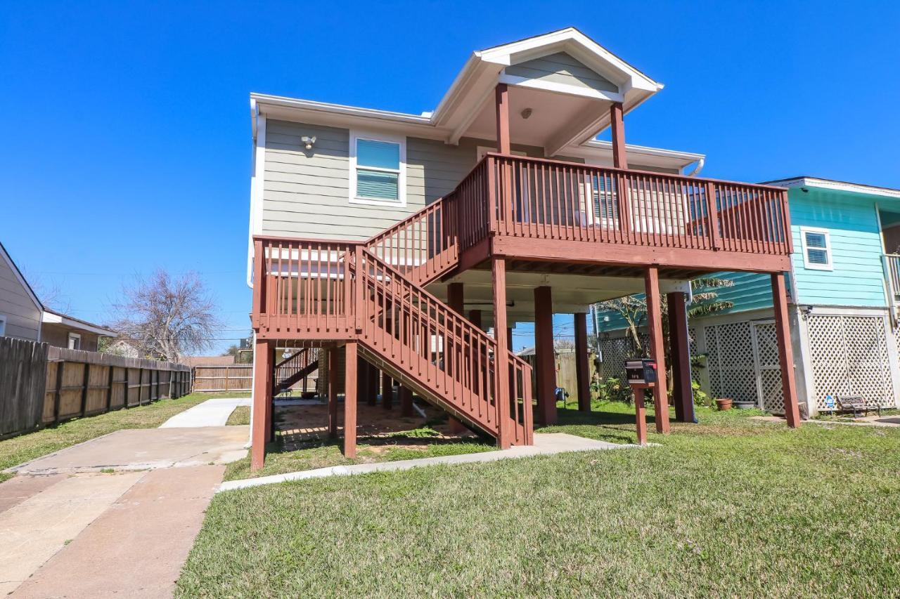 Perfect Location Spacious Yard Coffee Bar At This Lovely Beach Home ガルベストン エクステリア 写真
