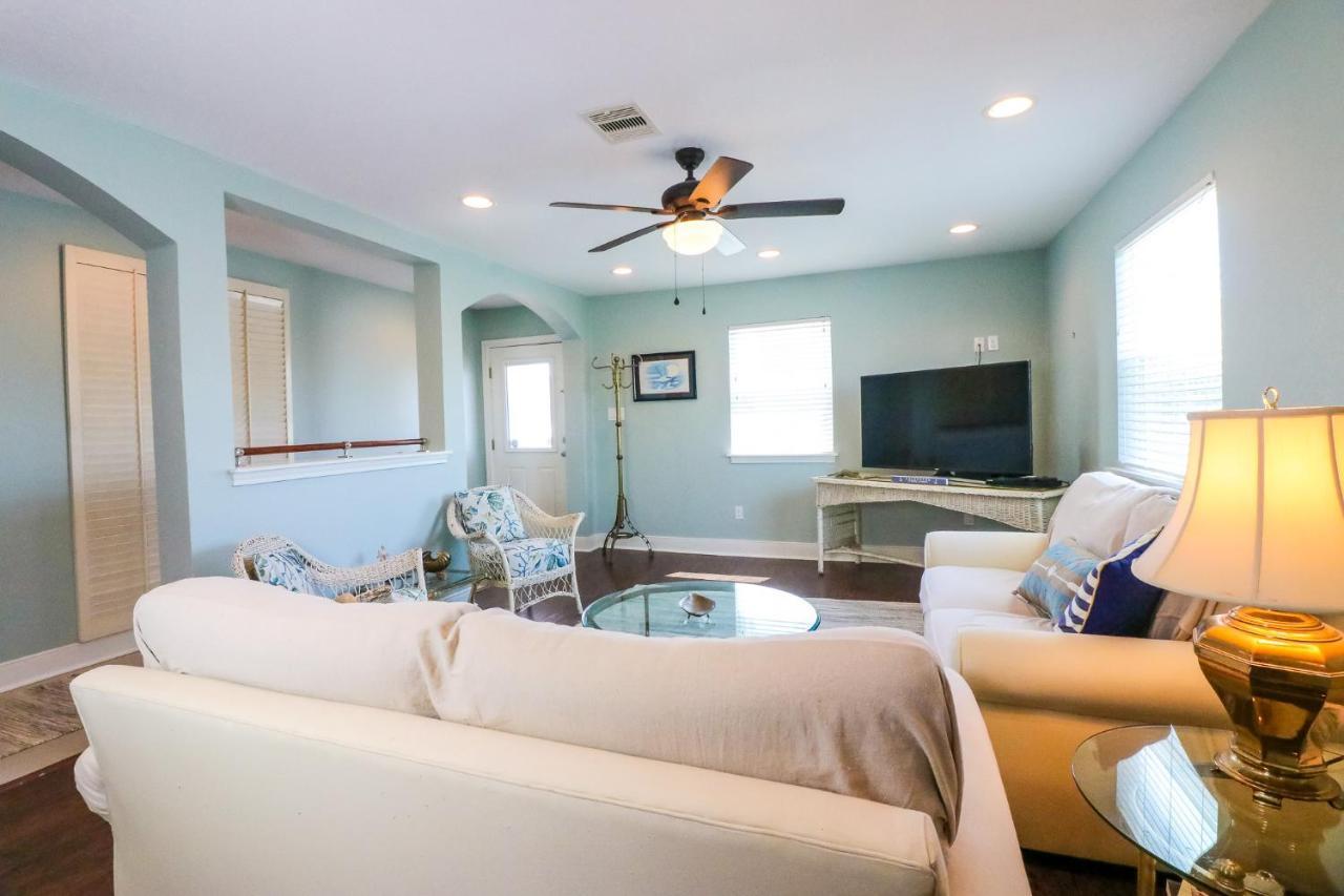 Perfect Location Spacious Yard Coffee Bar At This Lovely Beach Home ガルベストン エクステリア 写真